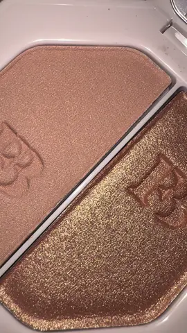 THE ICONIC ✨ FENTY BEAUTY ✨ killawatt highlighter in 💰 MEAN MONEY/HU$TLA BABY 💰 the shimmer and glow in this will have you BEAMING!! perfect to use for highlighter, eyeshadow and body shimmer cos why not? 🤭 @Fenty Beauty by @Rihanna available at @sephora @SEPHORA ANZ 😍 #fenty #fentybeauty #fentyskin #rihanna #killawatt #glow #GlowUp #highlight #highlighter #shimmer #glitter #glittermakeup #eyeshadow #eyeshadowtutorial #eyeslipsface #eyes #bodyshimmer #glowing #glowyskin #makeup #makeuptutorial #makeupartist #makeuphacks #makeuptransformation #contentcreator #content #contour #makeupchallenge #makeuplook #MakeupRoutine #makeuptips #ugc #ugccreator #microinfluencer #viral #viralvideo #viralmakeup #fyp #fypシ #fypシ゚viral #foryou #foryoupage #makemefamous #makemeviral #makethisgoviral #makethisviral #beauty #BeautyTok #beautyhacks #beautytips #BeautyReview #review #unboxing #hau #sephora #sephorahaul #makeuphaul #shopping #beautytutorial #beautyhack #beautyroutine #iconic #fav #girl #girly #girlythings #fairycore #fairy #fairycoreaesthetic #aesthetic #aesthetics #bronze #gold #golden #giftideas #giftsforher #vegan #clean #crueltyfree #crueltyfreemakeup #crueltyfreebeauty #crueltyfreeproducts #money #Love 