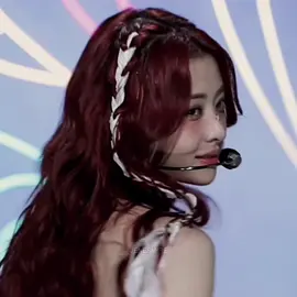 carnival😵‍💫 #fyp #foryou #foryoupage #yunjin #huhyunjin #lesserafim #kpop #kpopfyp #blowup #blowthisup 