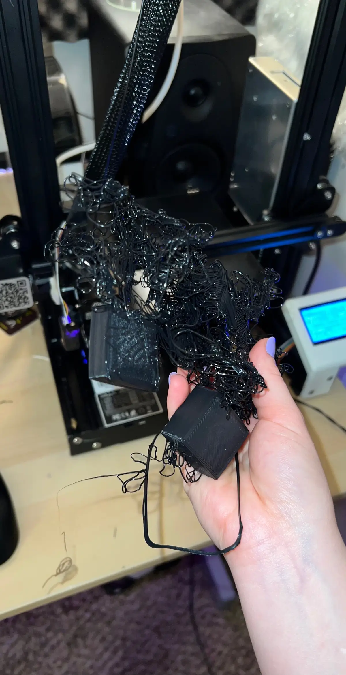 LOL sometimes you try to print a mold for your design and go downstairs to have dinner / watch a movie and you come check on the print only to realize its been spaghetti-fying for the last 2.5 hours #lipbalmholder #phoneaccessories #lipbalmphonecase #3dprinting #lipbalm #summerfridayslipbalm #entrepreneurship