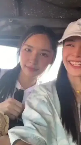 They are really sweet off-cam, this is according to the staff. Anda always treats Lookkaew like a princess, she really doesn't want Lookkaew to have a hard time. #loveseniortheseries #andalookkaew #andaanunta #lookkaewkamollak 