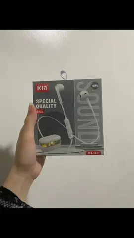 ‏🔥🔥🔥KIN Kl20 سماعة بلوتوث رياضية 🔥🔥🔥 تم تصميم سماعات البلوتوث لمقابلة عشاق الموسيقى الذين يحبون الراحة والمرونة ويمكن ارتداؤها لممارسة الرياضة. تأتي بصوت ناعم وهادئ يستجيب لعشاق الموسيقى مثلك مع نظام الصوت. ممتع. تصميم جميل وعصري ونحيف وخفيف الوزن. يوجد ميكروفون مدمج لدعم مكالمات الهاتف المحمول. يمكن حملها بسهولة ومريحة ومريحة وليس من الصعب السفر. سماعات الرأس التي تلبي احتياجات الحياة اليومية أفضل الميزات. توفر سماعات الأذن التي تعمل بتقنية البلوتوث مع نظام صوت ستيريو أبعاد استماع محيطية ، ومواد ذات جودة عالية ، وتصميم حديث ، وجميل ، وتغطية تصل إلى 10 أمتار.  إلغاء الضوضاء المحيطة يوجد ميكروفون مدمج للمكالمات بدون استخدام اليدين مع الهواتف المحمولة.  يمكن ارتداء التمرين وقت استعداد طويل يصل إلى 120 ساعة ، ودعم نظام ios / Android / windows والأجهزة الأخرى المزودة ببلوتوث مناسب للاستماع إلى الموسيقى من جميع الأنواع.  إنها جزء من أداة السفر الخاصة بك.  المواصفات : اللاسلكية الإصدار: 5.0  البطارية: 120 مللي أمبير  النوع: داخل الأذن ستيريو مع MIC مسافة العمل: حتى 10 أمتار وقت الشحن: 2-3 ساعات ، 8 ساعات من الاستخدام مدى استجابة التردد: 20-20 كيلو هرتز  حساسية مكبر الصوت: 98 ديسيبل  الطاقة: بطارية قابلة لإعادة الشحن السعر بعد العرض :  الواحد : *٨* دينار فقط 🔥 الثلاث : *١١* دينار فقط 🔥 _شامل التوصيل 🚗 لجميع أنحاء المملكة 📞
