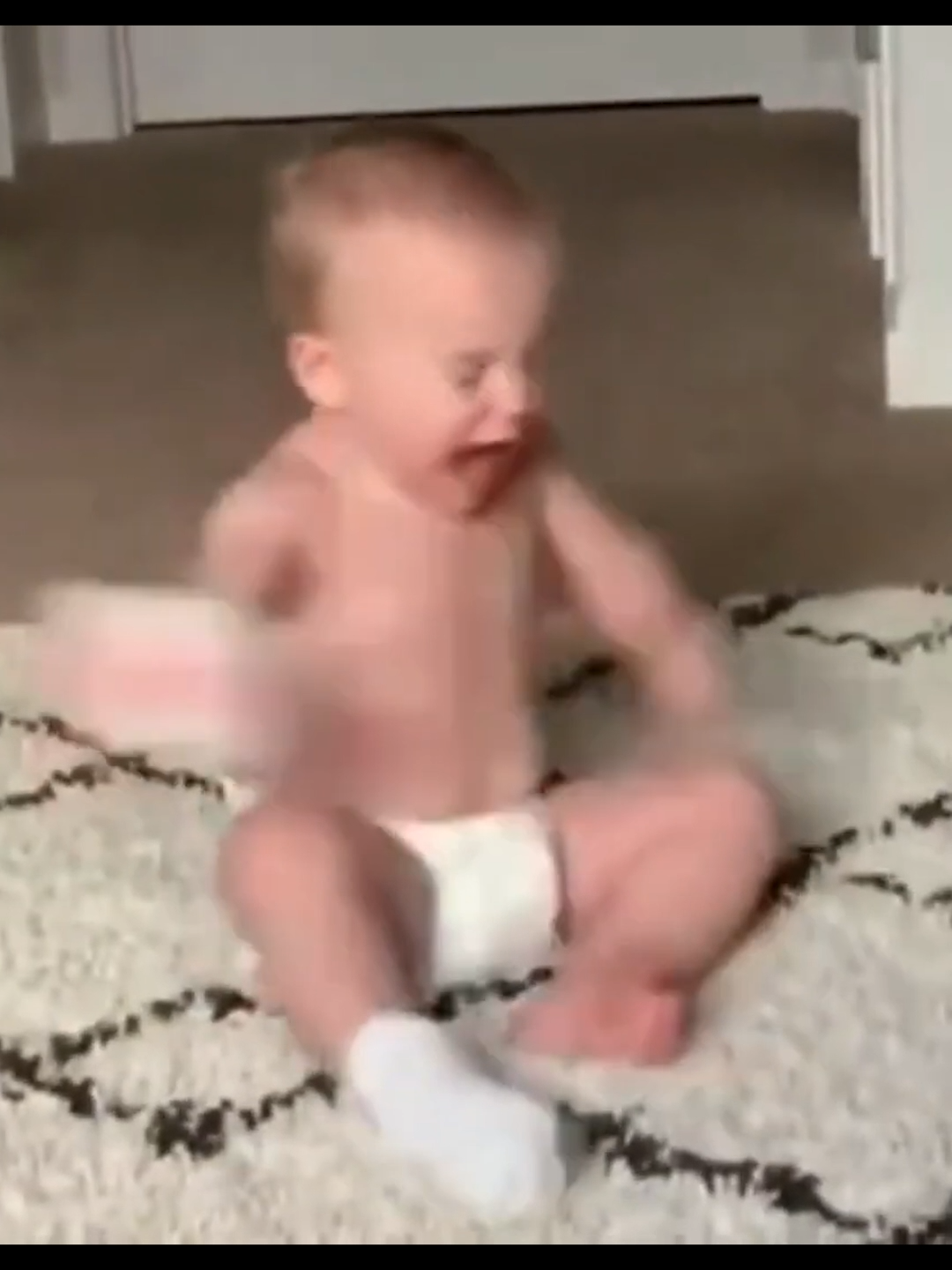 Wenn BABYS AUSRASTEN.. #baby #dennome #funnybaby