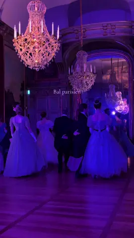 Douce France #waltz #paris #valse #ballroomdance 