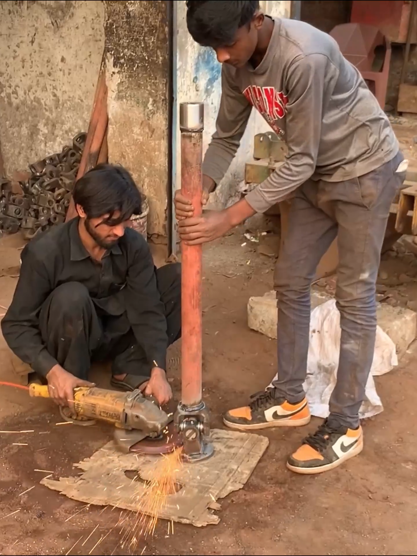 Amazing Process of Manufacturing Rotary Tiller PTO Shaft & How Rotavator Drive Shaft are Made. . . #Pakistanitruck  #machine  #making  #machinist  #engineblock  #crafting  #diycrafting  #🇺🇸  #virał  #repair  #mechanical  #talent  #skills  #creativity  #foryou  #fyp  #foryoupage  #fypシ