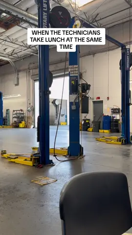 When all the technicians go on lunch at the same time and there’s waiters. “Waiters gonna wait” #automotive #mechanic #carservice #automotivetechnician #technician 