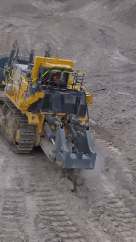 Komatsu D475A-8 ripping rock in a Scottish quarry.  📽️ Credits and repost via @awesome_earthmovers All credits and rights are reserved and belong to @awesome_earthmovers DM for removal _____________________ Join Our Machine Community Follow 👉@worldmachinery_ Follow 👉@awesome_earthmovers _____________________ #worldmachinery_ #theworldofmachines_ #komatsu #komstsueurope #construction #quarry #dozer #bulldozer #mining #heavy #heavyequipment #heavymachines #heavymachinery 