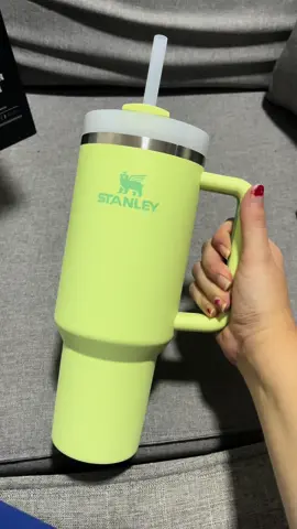 ele é tao lindo 😭😭😭 #copoquencher #quencher #quencherstanley #quenchertumbler #unboxing #StanleyCup 