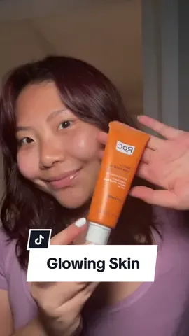 Our Revive + Glow Moisturizer with SPF 30 gives you glowing skin with the added benefit of UV protection. This lightweight, non-greasy 2-in-1 formula is clinically proven to deliver brighter and revitalized skin! 🎥 @theinnerkyi  #rocskincare #spf #vitaminc #glow #moisturizer #skintok #sunscreen