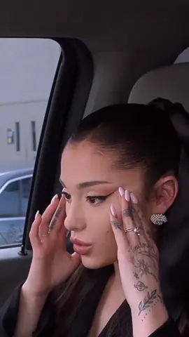 i love this video 😭 #arianagrande #viral #fyp #zyxcba 