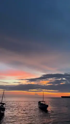 hahaha second choice:)#sunset #polosankatakata #polosanvideo #videoaesthetic #videomentahan #lautvibesgalau #fyppppppppppppppppppppppp #fypage #fyp #tiktok #sadsong song