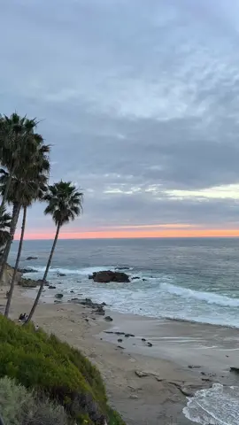 my favorite scene 📷🤍🔜 #sunset #sunsetlover #sunsets #sunsetbeach #sunsetvibes #sunsetaesthetic #beachsunset #oceansunset #waves #peaceful #california #fypシ 