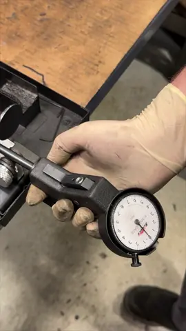 Part 3: Chevy 454 heads. Old-school meets Dave’s new technology for Quality #chevy #chevytrucks #chevrolet #autoshop #autorepair #enginebuild 