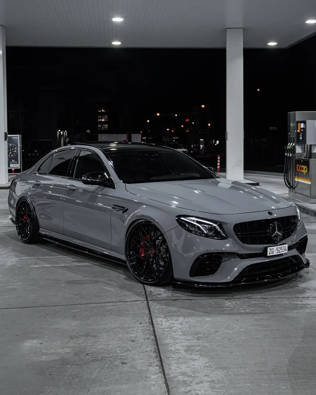 Night petrol vibes with the E63 🌪️ #mercedes #e63samg @North Swiss Customs 🇨🇭 