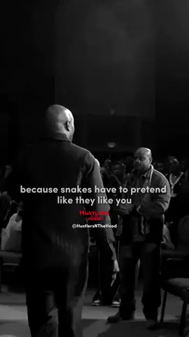 How to treat snakes 🐍 Via: @Keion Henderson #hustlersnthehood 