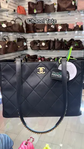 Everyday bag you NEED #chanel #chaneltote #chaneltotebag #blackchanel #chanelforless 