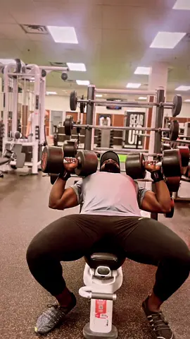 Incline Dumbbell Press.  #gym #GymTok #gymmotivation #gymrat 