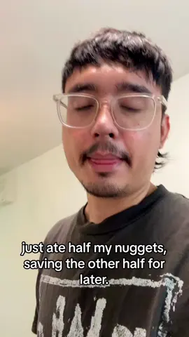 leceh lah nak kira-kira. korang nak share dengan siapa the other half ni? tag nama dia kat comments. #burgerkingmy #coupon #nuggets #murah 