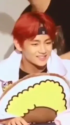 yang rambut merah jangan sampai lepas #taehyung #v #kimtaehyung 