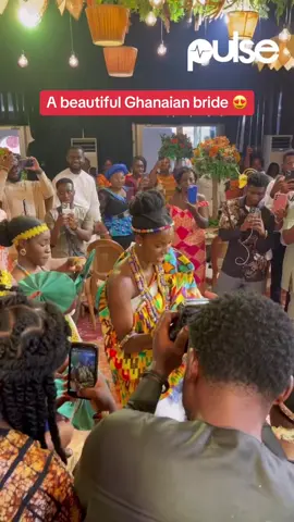 Such a beautiful culture 😍🇳🇬💍🇬🇭 @Mariewiseborn & @Moses Bliss #pulsenigeria #pulseviral #pulsecelebs #ghanatradweddings 