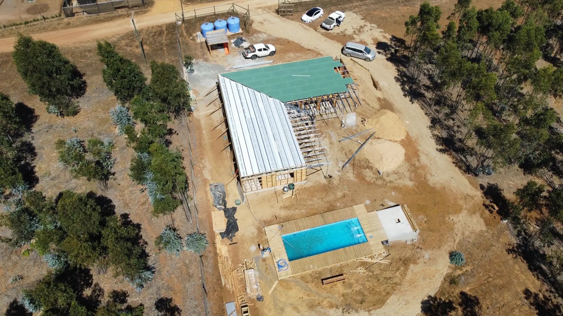 Las casas llave en mano, incluyen puertas, ventanas, piso, instalacion electrica y sanitaria.  Terminaciones internas y externas, nosotros somos una constructora que tiene ferreteria, vidrieria y aserradero, todo en un solo lugar!  Trabajamos en zonas como Pichilemu, Bucalemu, Cahuil,Matanzas, Navidad, Puertecillo.  Litueche, Marchigue, Peralillo y Santa Cruz.  Nosotros nos ubicamos en la Ruta 90, camino a Pichilemu.  #casas #construction #longervideos 