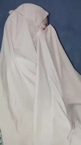 # ya allah.. wallahi demi allah kukatakan sakit sekali perlakuan mereka hingga membuat ku menangis sesegukan di dlam sujudku sampai saat ini pun aku selalu merasakn kesedihan kehancuran sampai saat  ini aku selalu takut jika ada laki laki mendekati ku dan aku slalu berpikir bahwa yang datang hanya untuk penasaran ajh #fypシ 