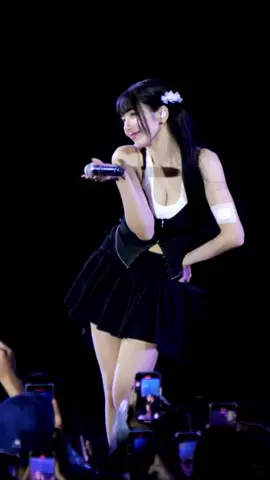(FANCAM _ @official_kwoneunbi            #eunbi #Kpop #dance #coreia #fancam #musica 
