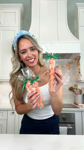 Chocolate Covered Carrots! 🥕 #easybaking #easterideas #chocolatecovered #easterdesserts 
