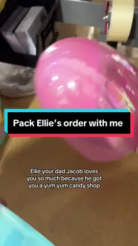 Pack Ellie’s freeze dried candy giant Easter egg with me.  #eastergifts #yumyumcandyshop #freezedriedcandy #SmallBusiness 