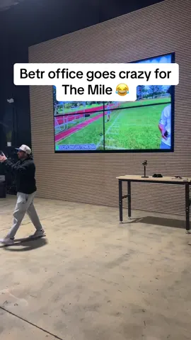 Lunchtime entertainment hit DIFFERENT today 🔥 #betrderek #derekbetrmedia 