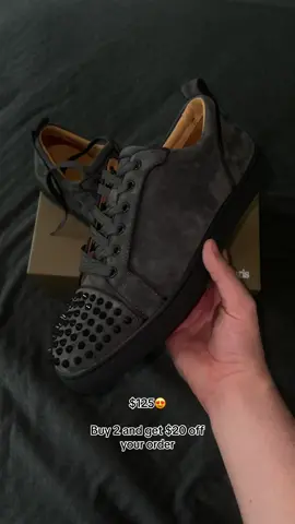 Get them on our website🤌🤩 #suelaroja #louboutin #fyp #foryou #parati #alucin #iedesignerplug #viral #zxycba 