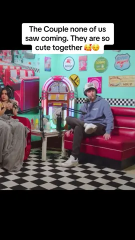 sofie and zach are so cute together #zachjustice #sofiedossi #tarayummy #sugarthedog #jaredbailey #collegedropouts #podcastclips 