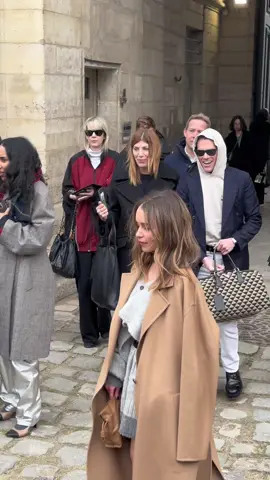 Emilia Clarke at Loewe. Such a cutie ❣️ #emiliaclarke #pfw #TikTokFashion #loewe #gameofthrones 