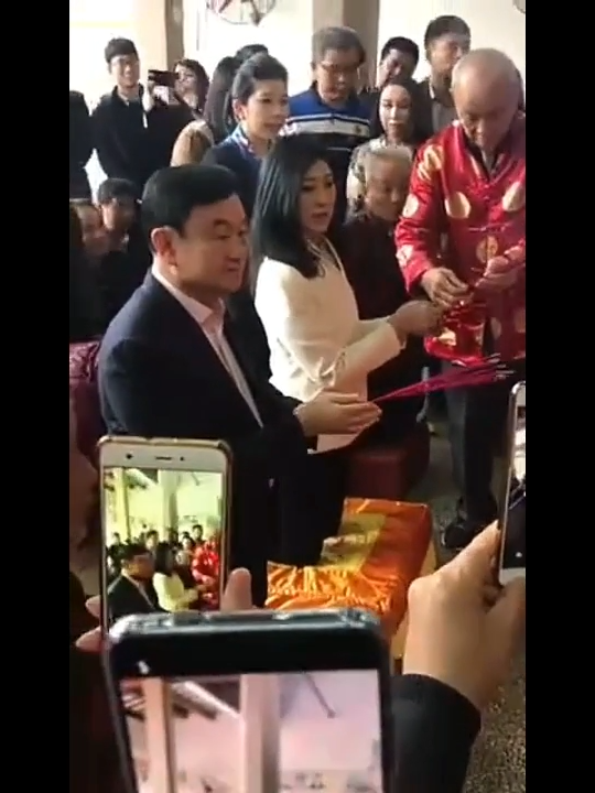 Hakka People - Former Thailand prime ministers, Thaksin and Yingluck Shinawatra, visited their ancestral Hakka village at Fengshun, Meizhou #thailandprimeminister #thaksin #hakkapeople #yingluck #yingluckforever #hakka #fengshun #meizhou #客家人 #客家 #泰国总理 #丰顺 #梅州 #丘达新 #丘仁乐