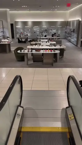 Did you know @nordstromNYC has a bar in the shoe department? 👠🍸 Yes, you can try on a pair of @StuartWeitzman pumps while sipping on a cocktail, and then head upstairs to Italian restaurant Wolf for a delicious bite. What could be a better night out on the town than that? #EatDrinkNordstrom You can also shop shoes at the link in bio now.
