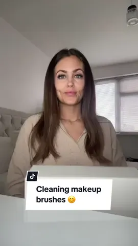Come and clean my brushes with me 😊 #isoclean #makeup #brushes #cleaning #fypシ #tiktokshop #mothersday #dejavu 
