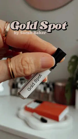 ⚜️🍮 Gold Spot 😮‍💨 is butterscotch covered oud.  I ✨LOVE✨ Gold Spot, thank you so much @Sarah Baker Perfumes for gifting me this fantastic and diverse little discovery set.  Oud appears most prominently to me at first with a cypriol edge, melting slowly into a sweet creamy butterscotch oud across 8+ hours of wear on my skin. 🍮🪵 I can👏not👏 get enough of this scent.  I love cypriol with vanilla like in Aurelien Guichard’s Bleu Turquoise for Armani Prive, but even then I sometimes feel the cypriol overpowering its vanilla counterpart. Here, Gold Spot has this bold rich luxe oud with a touch of cypriol that are both balanced and rounded out so elegantly by this continuous drizzle of butterscotch that radiates more off my skin as it wears throughout the day. ✨👌🏼 Babes, this, is chef’s kiss.  There is also a note of dark chocolate, probably adding a smoothness to the Laotian oud and Suyufi agarwood. Notes of vanilla, amber, sweet myrrh, and musk are seamlessly blended in so I don’t notice one at a time. Ugh this was love at first sniff.    🍮🪵Have you experienced Gold Spot yet? #fyp #perfume #perfumes #fragrance #fragrances #scents #smellinggreat #perfumetips #fragrancetips #nichefragrance #nicheperfume #perfumetiktok #perfumetok #fragrancetiktok #fragrancetok #fragrancelayering #scentgasm @scentgasm 