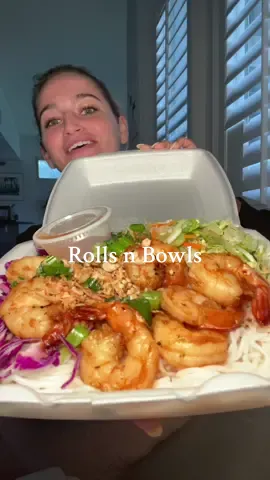 LOVE 📍Rolls n Bowls on Metairie road!!! Laughing bc of my face when i got a message at the end 