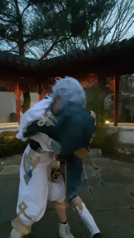 i have no idea how i did that #chongyuncosplay #chongyun #xingqiu #xingyun 