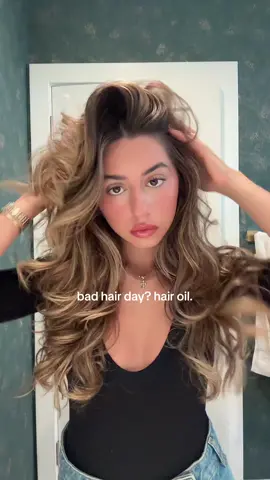 (NOT that im having a bad hair day but im learning to style my natural hair)  #blowoututorial #dysonhair #blowout #90sblowout #dysonairwrapblowout #kerastase #hairhacks #blowouttips 