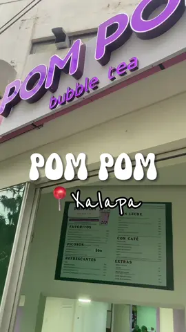 ¿Te encantan los bubble teas? Entonces este lugar es para ti, se llama @pompomxalapa. Es el paraíso de los bubble teas en el corazón de Xalapa, además de ser pet friendly, algo que me encanta de aquí es que puedes elegir la cantidad de azúcar para tus bebidas. Cuéntame, ¿cuál es tu bubble tea favorito? 💜💚 . . . #bubbletea #mochis #pompom #restaurantesenxalapa #lugaresenxalapa #dondeirxalapa #dondecomerxalapa #xalapa