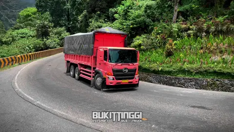 Hino 500 DT oren #hino #hino500 #dumptruck #truckmania #trukmania #truckmaniaindonesia #trukmaniaindonesia #trukmaniaindonesia😍🤙 #bukittinggibusandtruck #trucksumbar #silaiangpadangpanjang #silaiang 