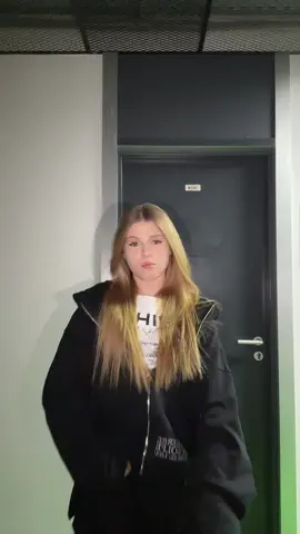 все таки танцевать одной лучше 😊