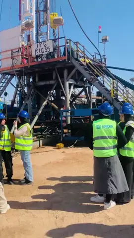 جزء من يوم أمس وتدريب طلاب قسم #هندسة_البترول_والتعدين بأحد مواقع التنقيب عن البترول براس غارب البحر الأحمر 💪👷 #نجاحك_قرارك #سابقين_بمسافات 👌😎