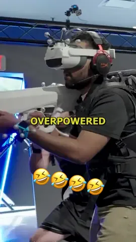 He is impressed by this VR zombie game 🤣 #fypシ #virtualreality #chachacha 
