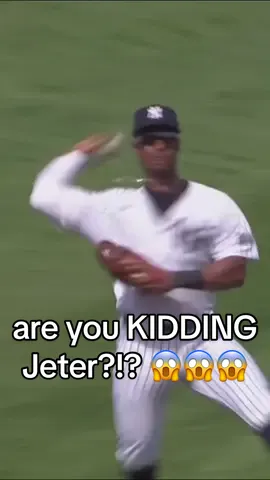 These guys are GOOD 😳 Jeter Downs with the defensive highlight of the spring?? #Yankees #springtraining #baseball 