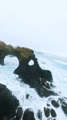 We might have tried ten times before we got the timing right with the wave 😂  #iceland #fpv #drone #nature #travel #ocean