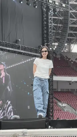 şuan çok fazla jennie fancam atıyorum sınav haftasinda fancam istemeyin lütfen aktif olur muyum onu bile bilemiyorum ll #jennie #fancam #concert #konser #jennieb3rre 