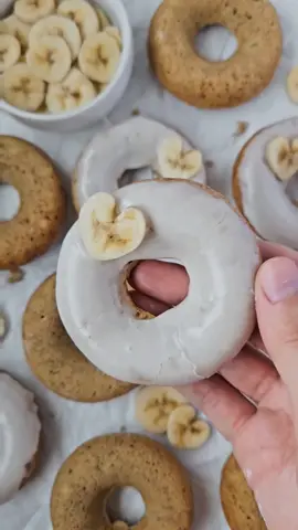 Homemade Banana Donuts 🍌🍩 #baking #cakedonuts #donuts #bakeddonuts #homemadedonuts #bananadonuts #bananarecipes #bananadesserts 