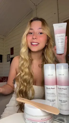 Blond Repair ✨ Essa dica vai para você que ama ter um cabelo loiro dourado, a nossa linha Braé Blond Repair, trata dos seus fios dando toda restauração necessaria e sem a matização, mantendo o seu loiro saudável e sem desbotamento. #braehaircare #cabelosloiros 