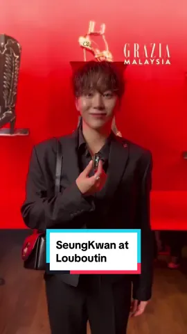 That giggle? SO CUTE 🥰🥰🥰 It’s #seungkwan at #louboutin in #Paris dropping by and say hi to us! #seventeen #seungkwanseventeen 